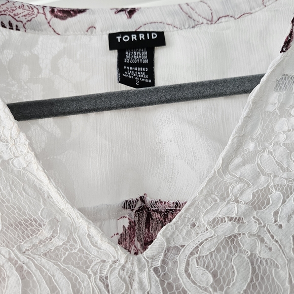 Torrid lace inset top - Picture 4 of 5
